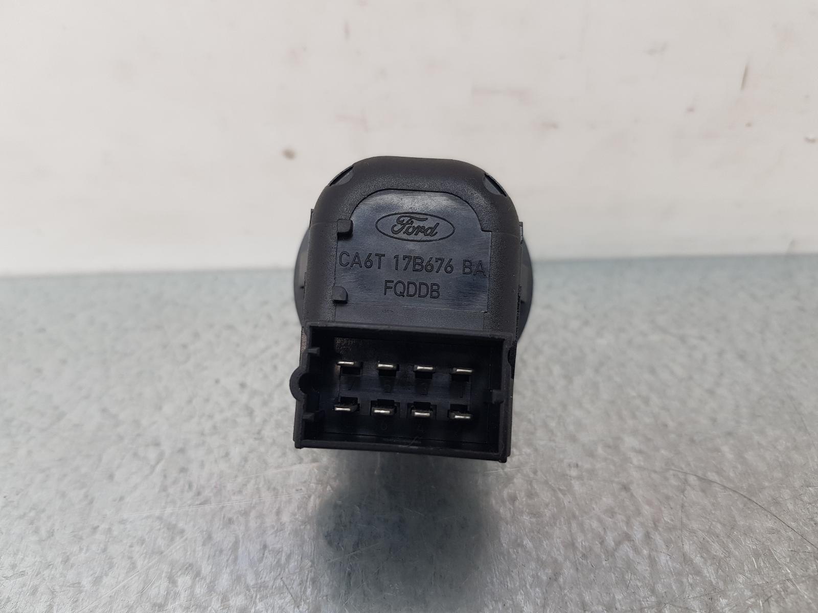 View Auto part Misc Switch/Relay Ford Transit Custom 2020