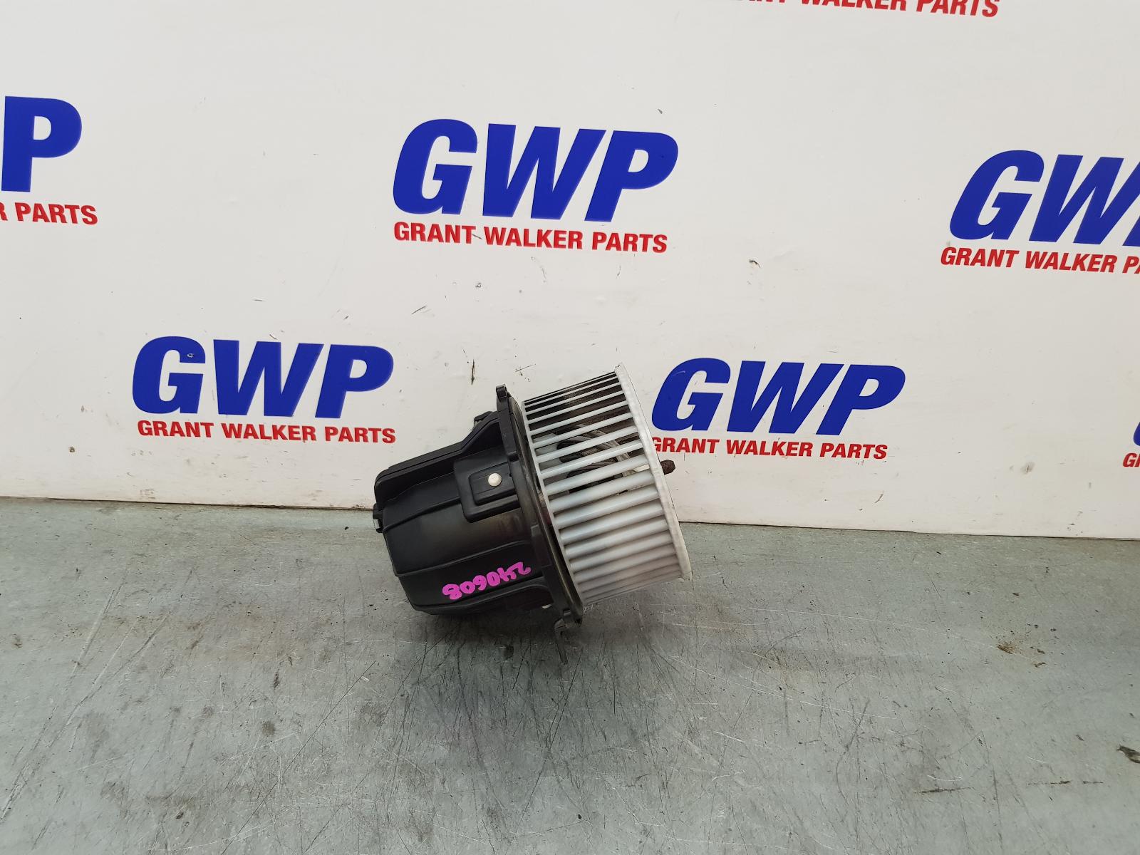 View Auto part Heater Fan Motor Audi A5 2010