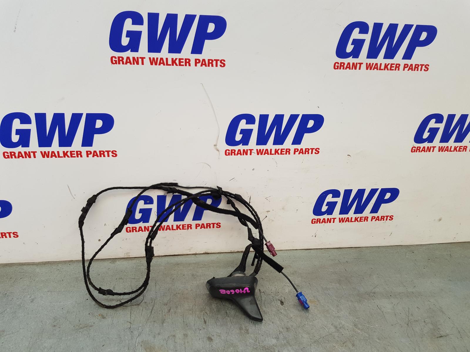 View Auto part Antenna Audi A5 2010