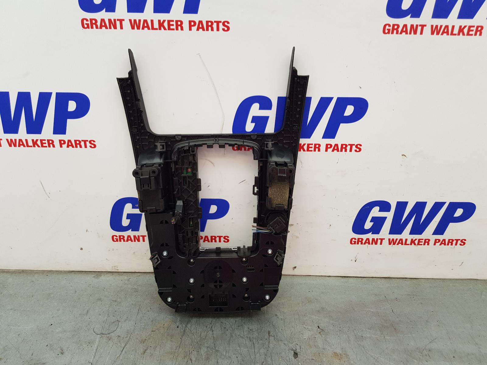 View Auto part Radio/Cd/Dvd/Sat/Tv Audi A5 2010