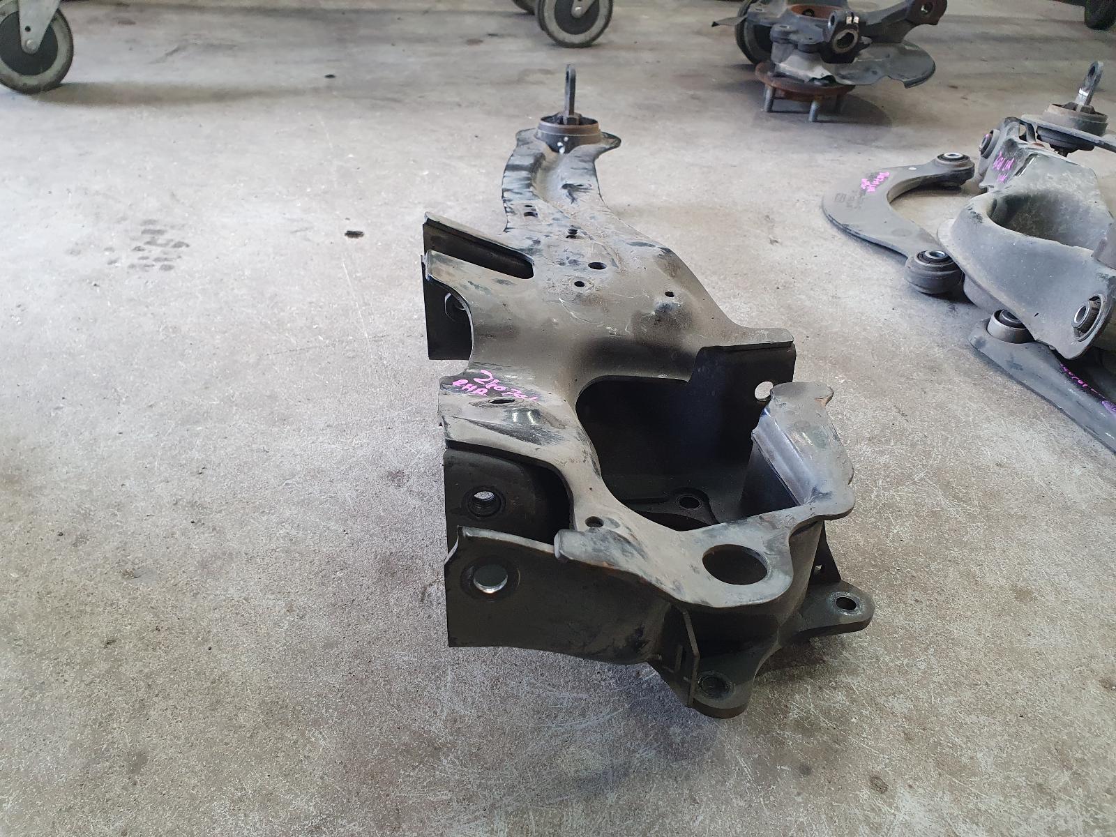 View Auto part Right Rear Trailing Arm Ford Focus 2016