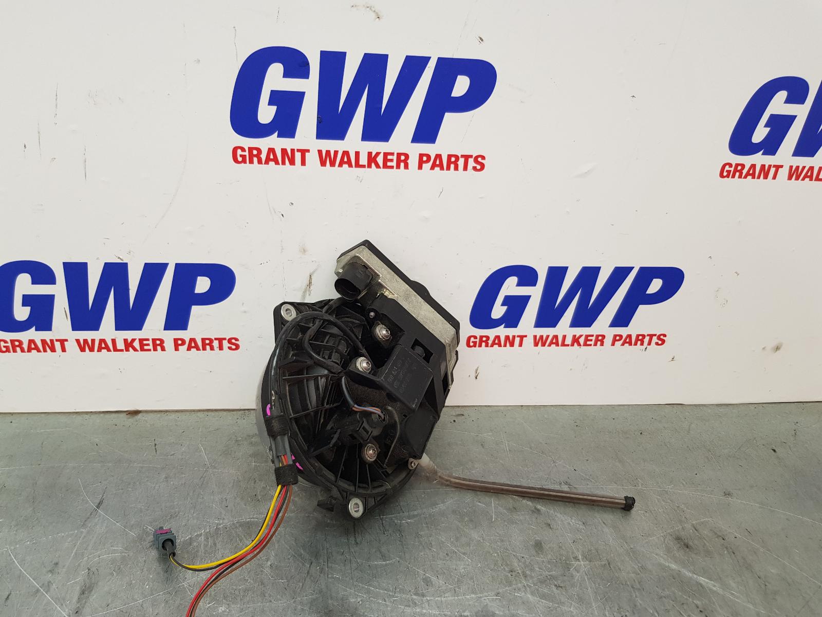 View Auto part Tailgate Handle Volkswagen Golf 2013