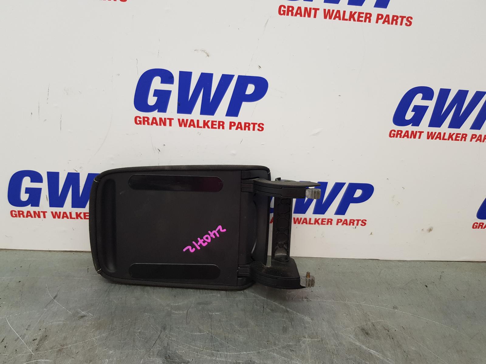 View Auto part Console Volkswagen Golf 2013