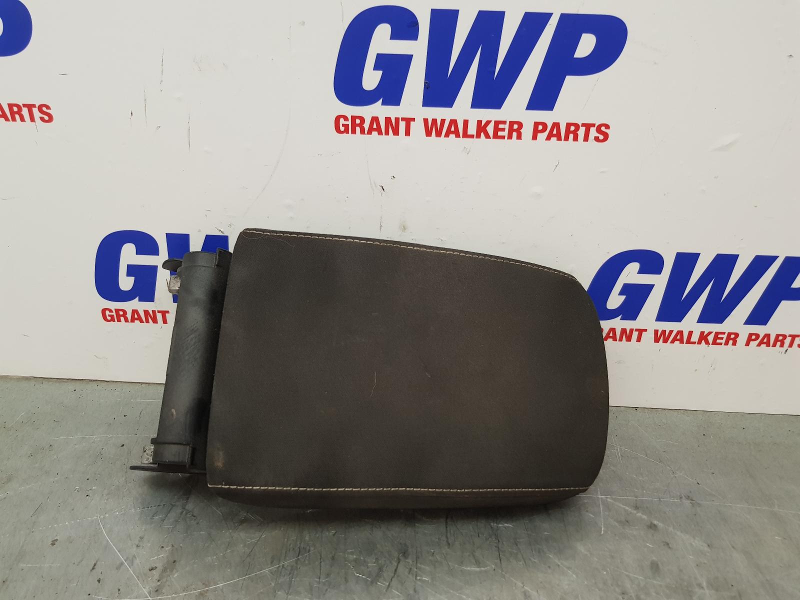 View Auto part Console Volkswagen Golf 2013