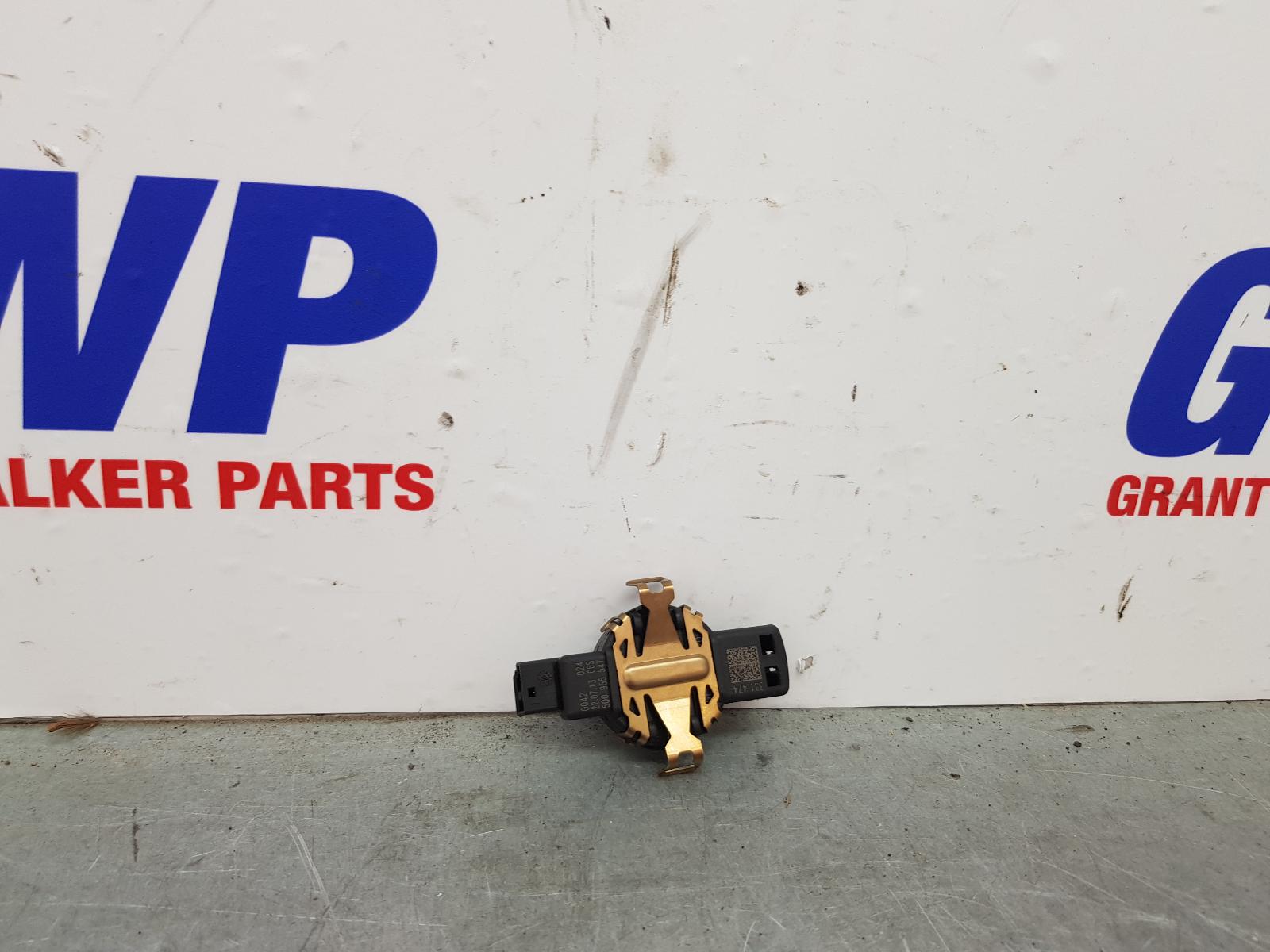View Auto part Misc Switch/Relay Volkswagen Golf 2013