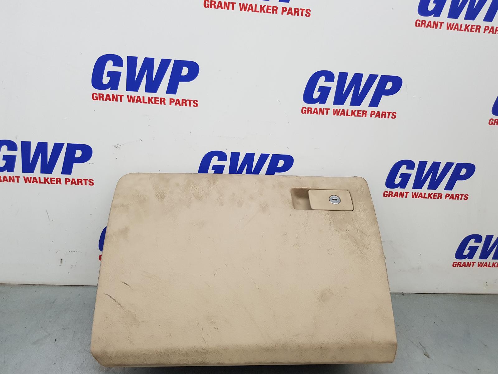 View Auto part Glove Box Volkswagen Passat 2009