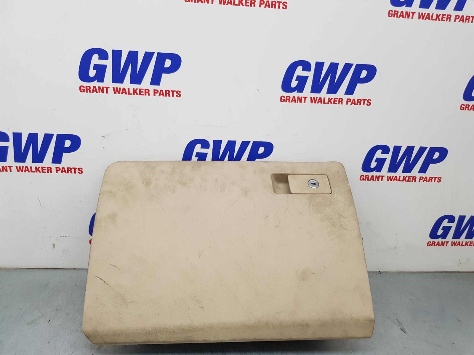 View Auto part Glove Box Volkswagen Passat 2009