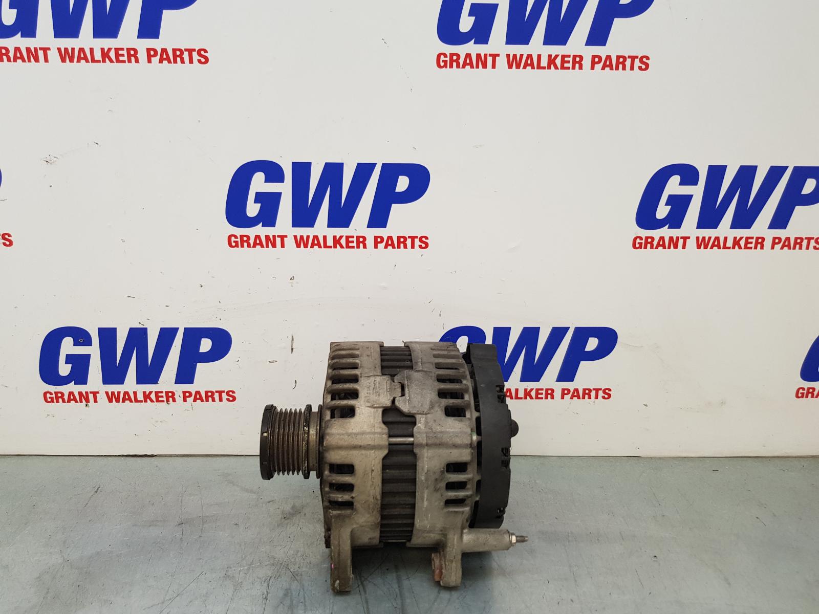 View Auto part Alternator Volkswagen Passat 2009