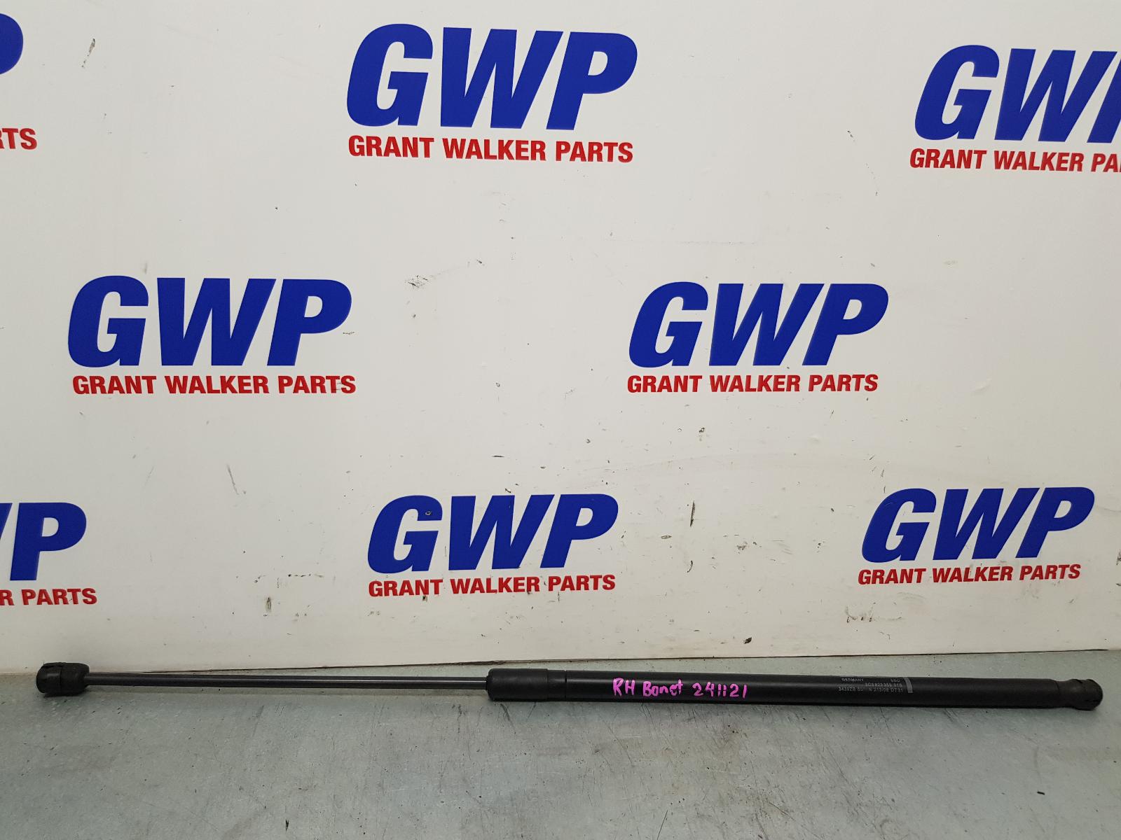 View Auto part Bonnet Hinge/Strut Volkswagen Passat 2009