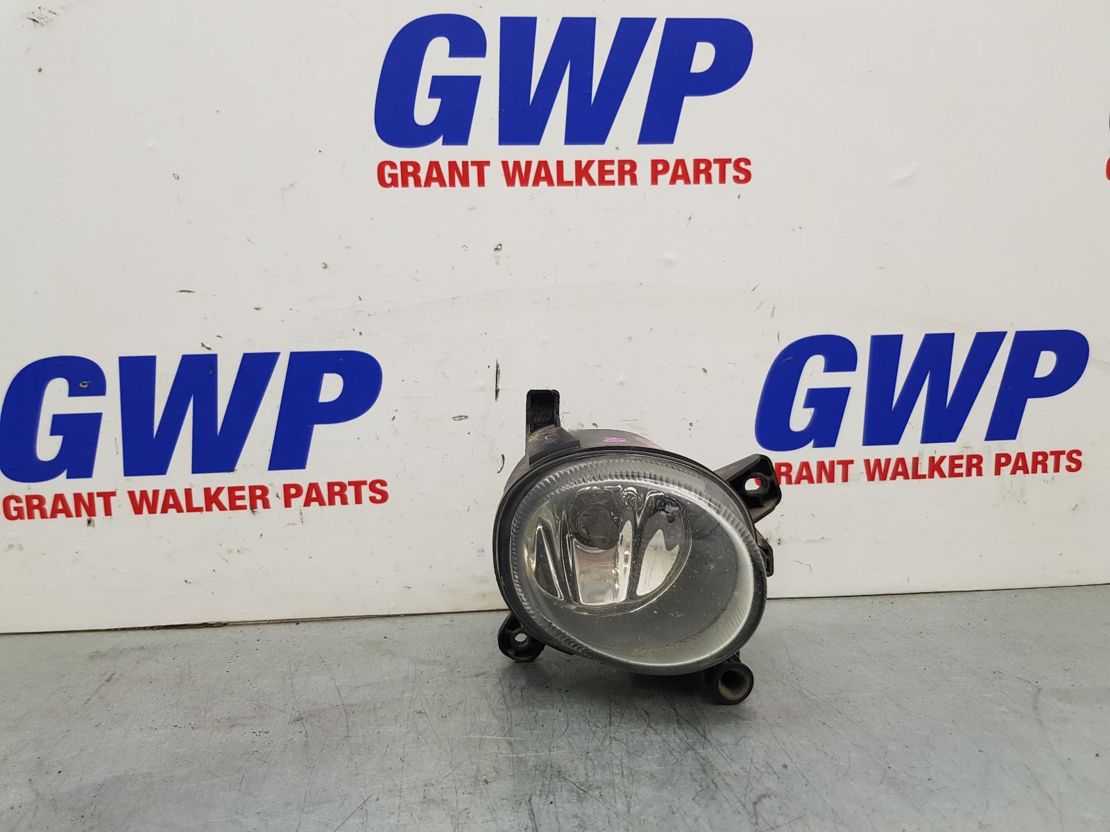 2009 Volkswagen Passat Right Indicator/Fog/Side View Auto part Right Indicator/Fog/Side Volkswagen Passat 2009