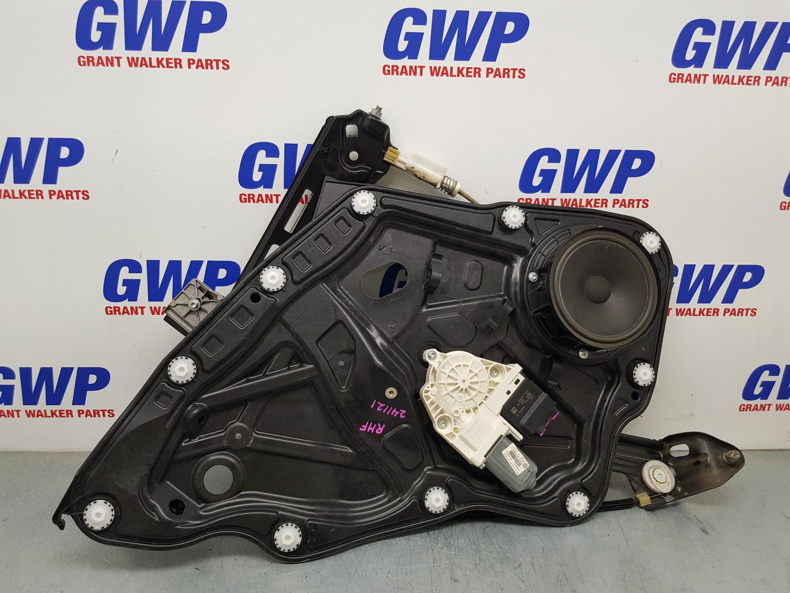 View Auto part Right Front Window Reg/Motor Volkswagen Passat 2009