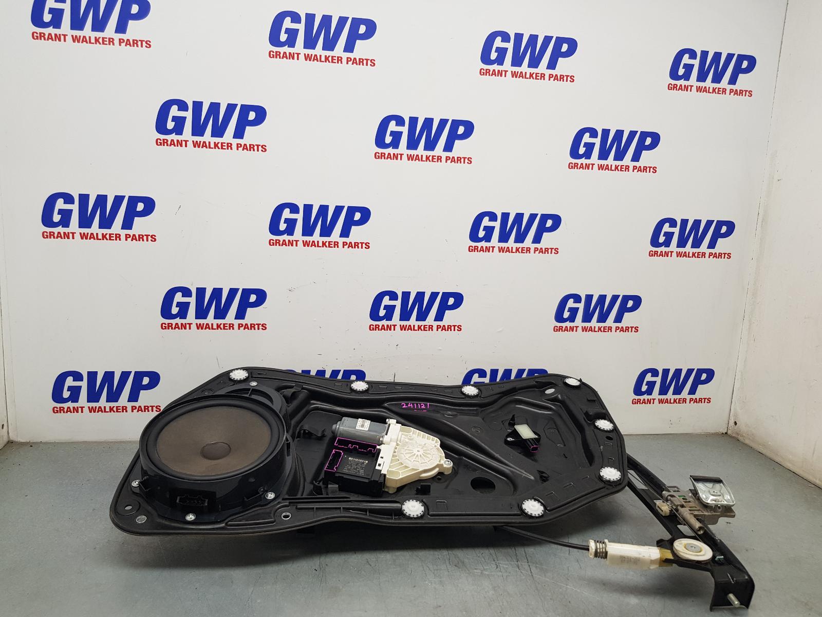 View Auto part Right Front Window Reg/Motor Volkswagen Passat 2009