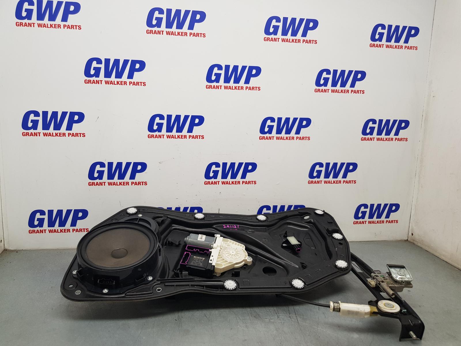 View Auto part Right Front Window Reg/Motor Volkswagen Passat 2009