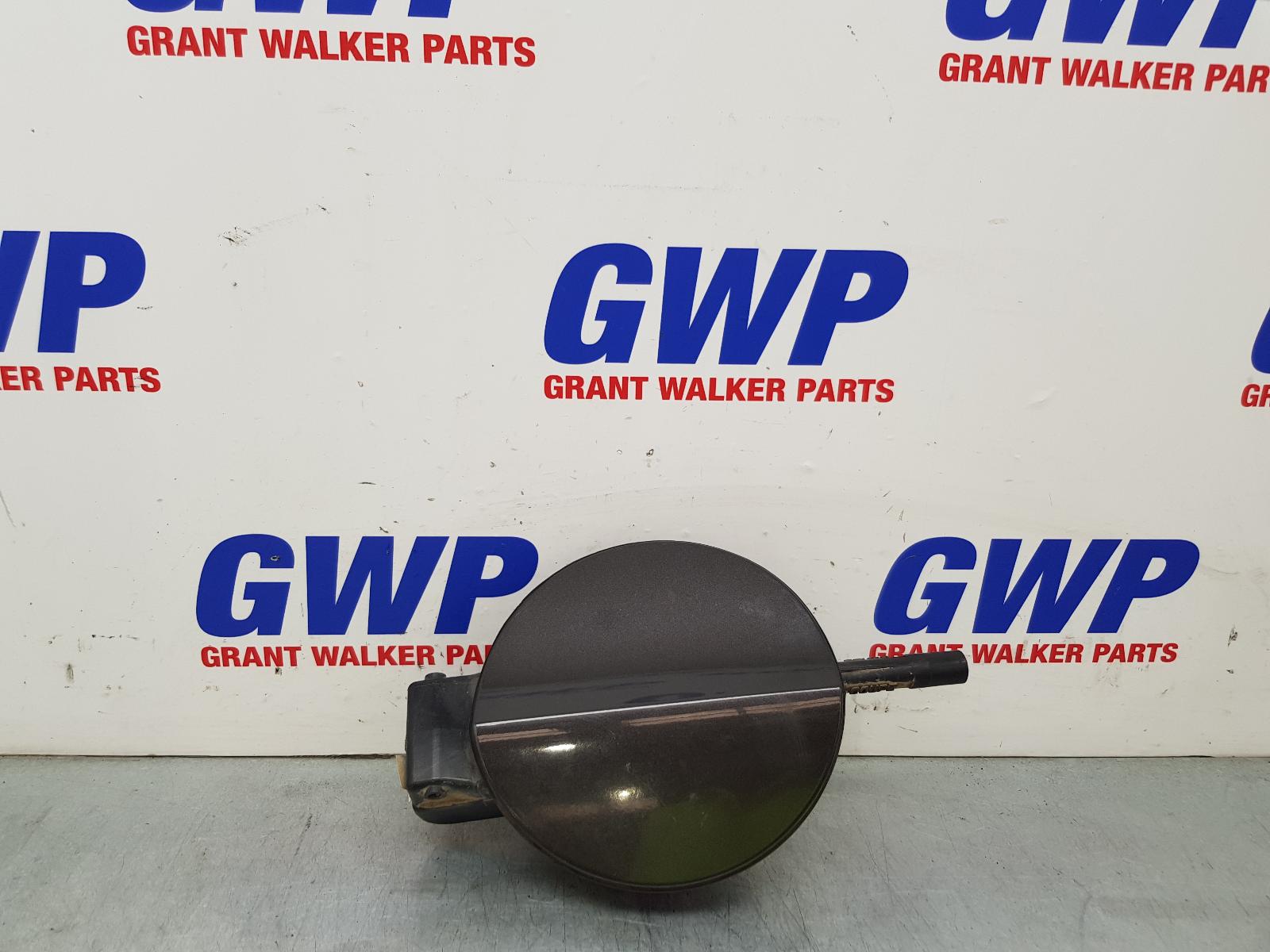View Auto part Fuel Door / Filler Volkswagen Passat 2009