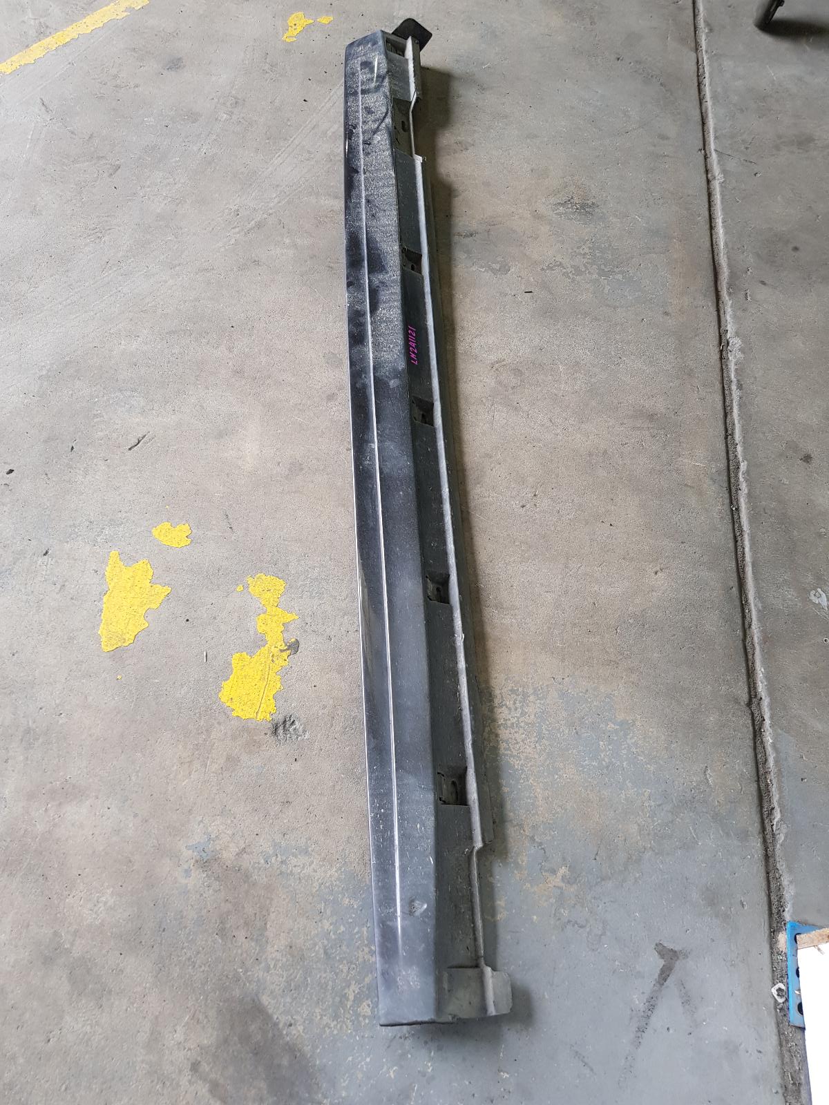 View Auto part Side Step/Skirt Volkswagen Passat 2009