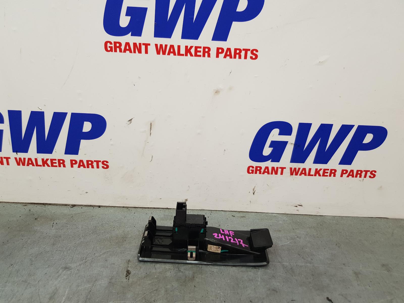 2020 Volkswagen Crafter Pwr Dr Wind Switch View Auto part Pwr Dr Wind Switch Volkswagen Crafter 2020
