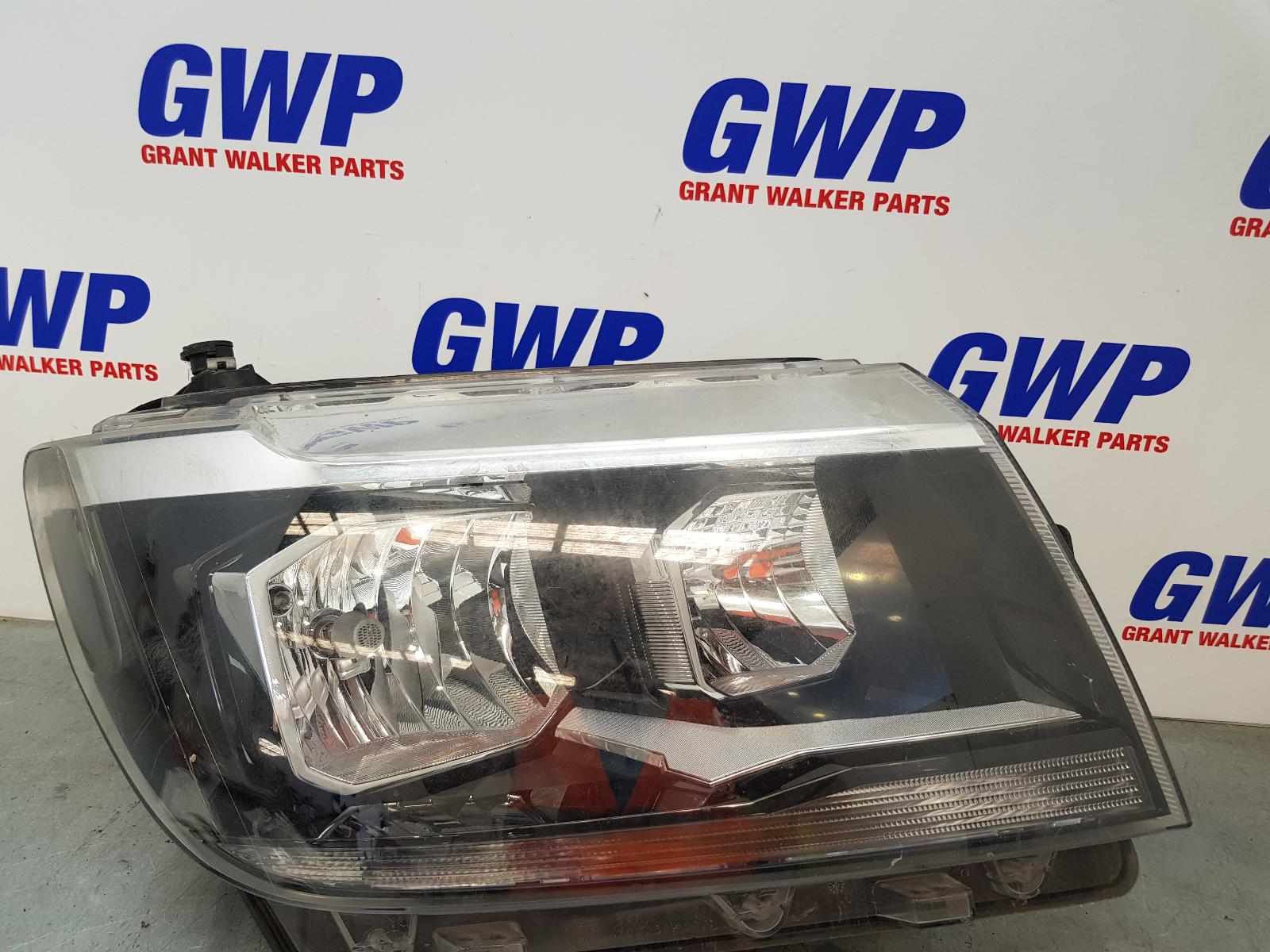 View Auto part Right Headlamp Volkswagen Crafter 2020