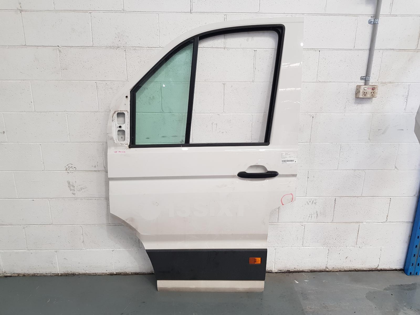 2020 Volkswagen Crafter Left Front Door View Auto part Left Front Door Volkswagen Crafter 2020