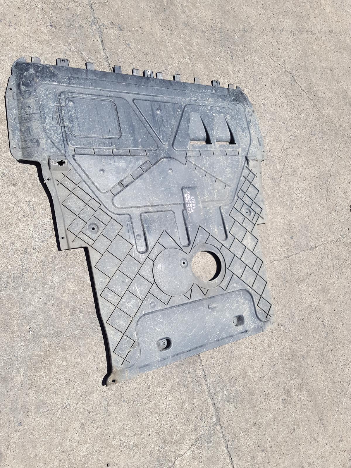 View Auto part Lower Engine Splash Tray Volkswagen Crafter 2020