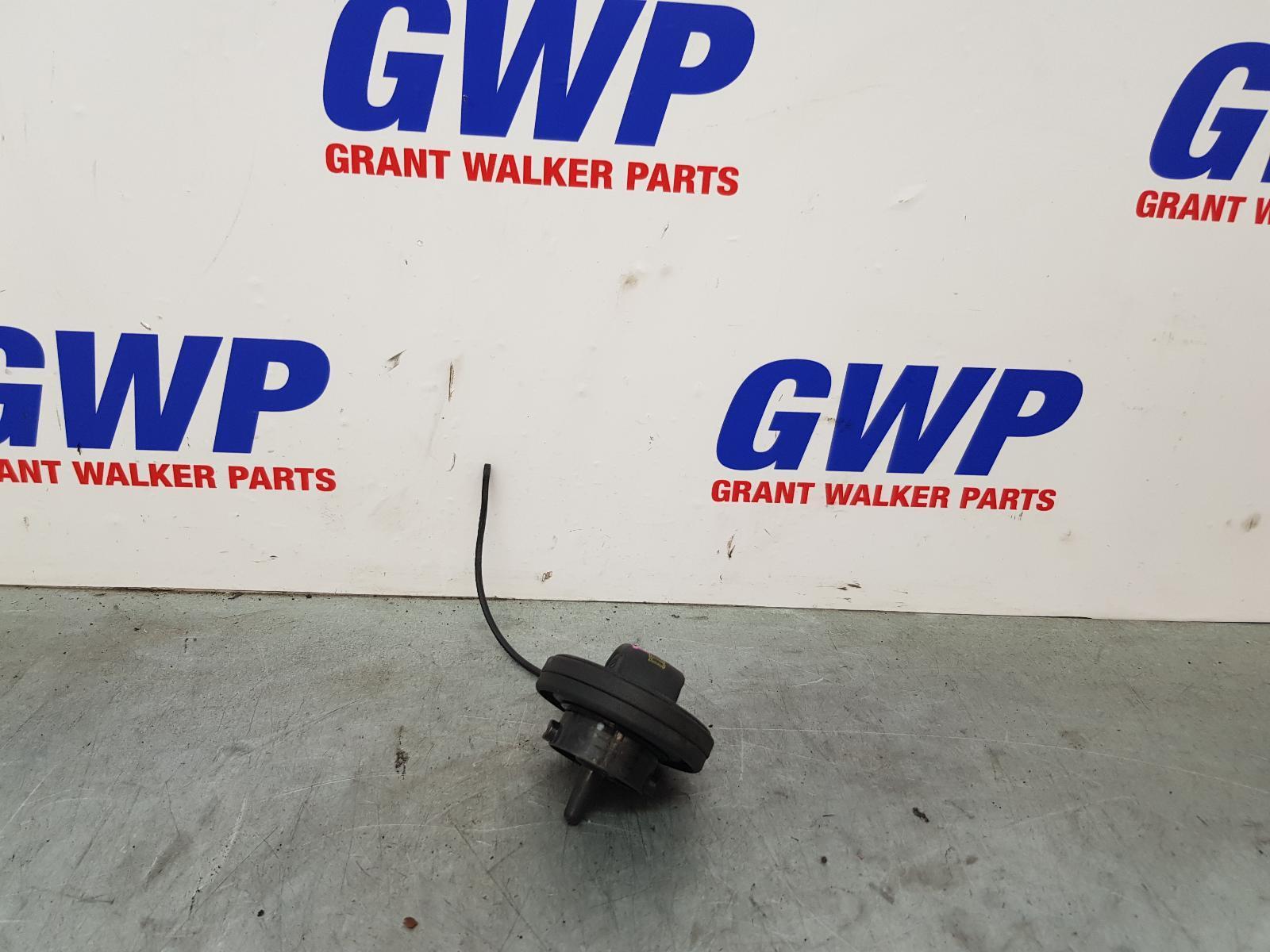 2020 Volkswagen Crafter Fuel Door / Filler View Auto part Fuel Door / Filler Volkswagen Crafter 2020