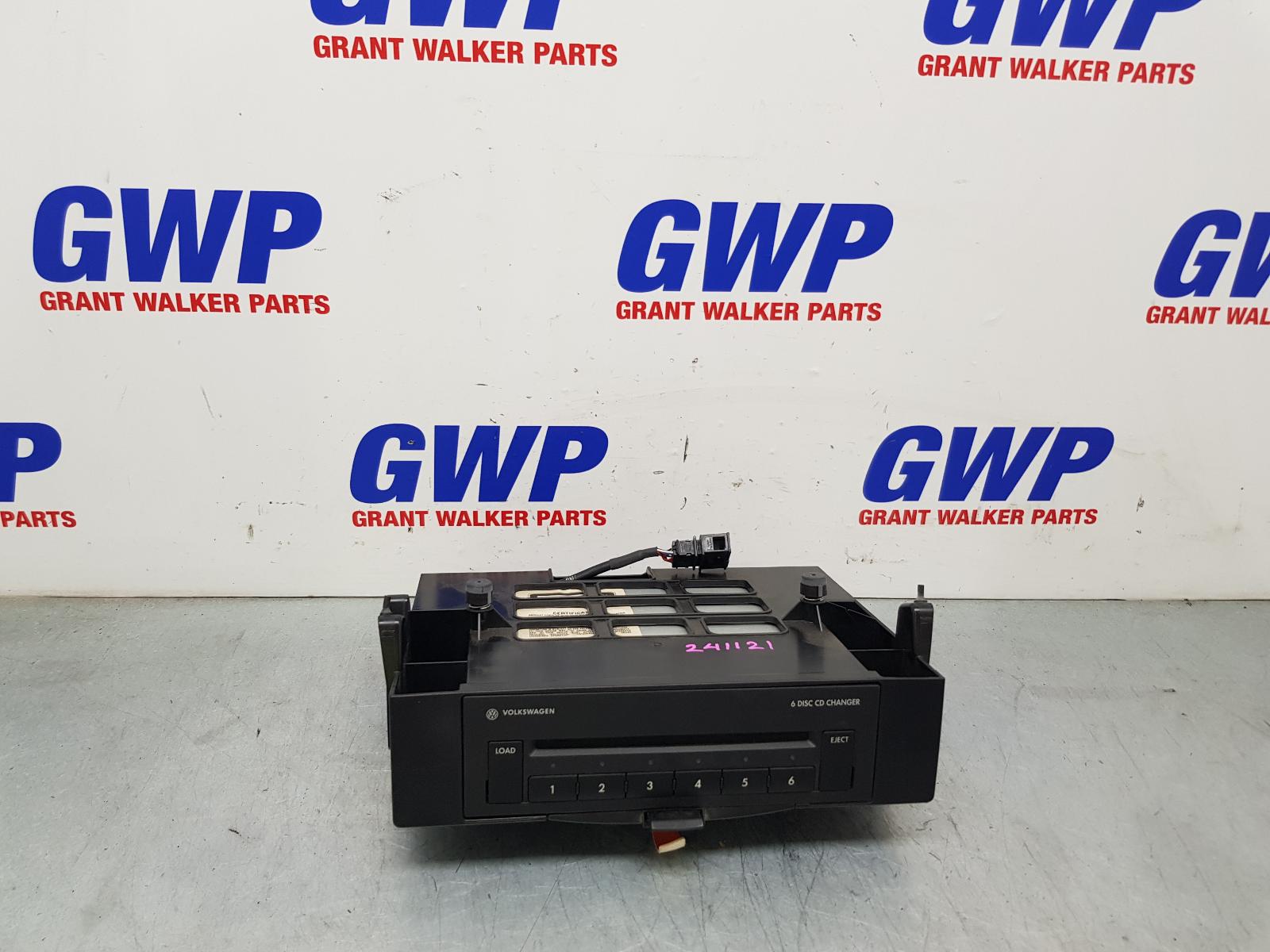 2009 Volkswagen Passat Radio/Cd/Dvd/Sat/Tv View Auto part Radio/Cd/Dvd/Sat/Tv Volkswagen Passat 2009