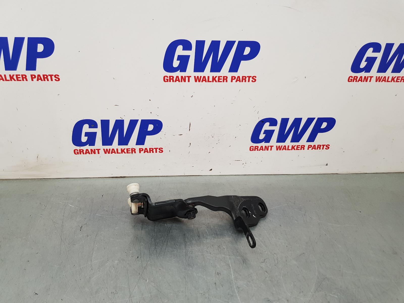 View Auto part Door Hinge/Runner Ford Transit Custom 2023