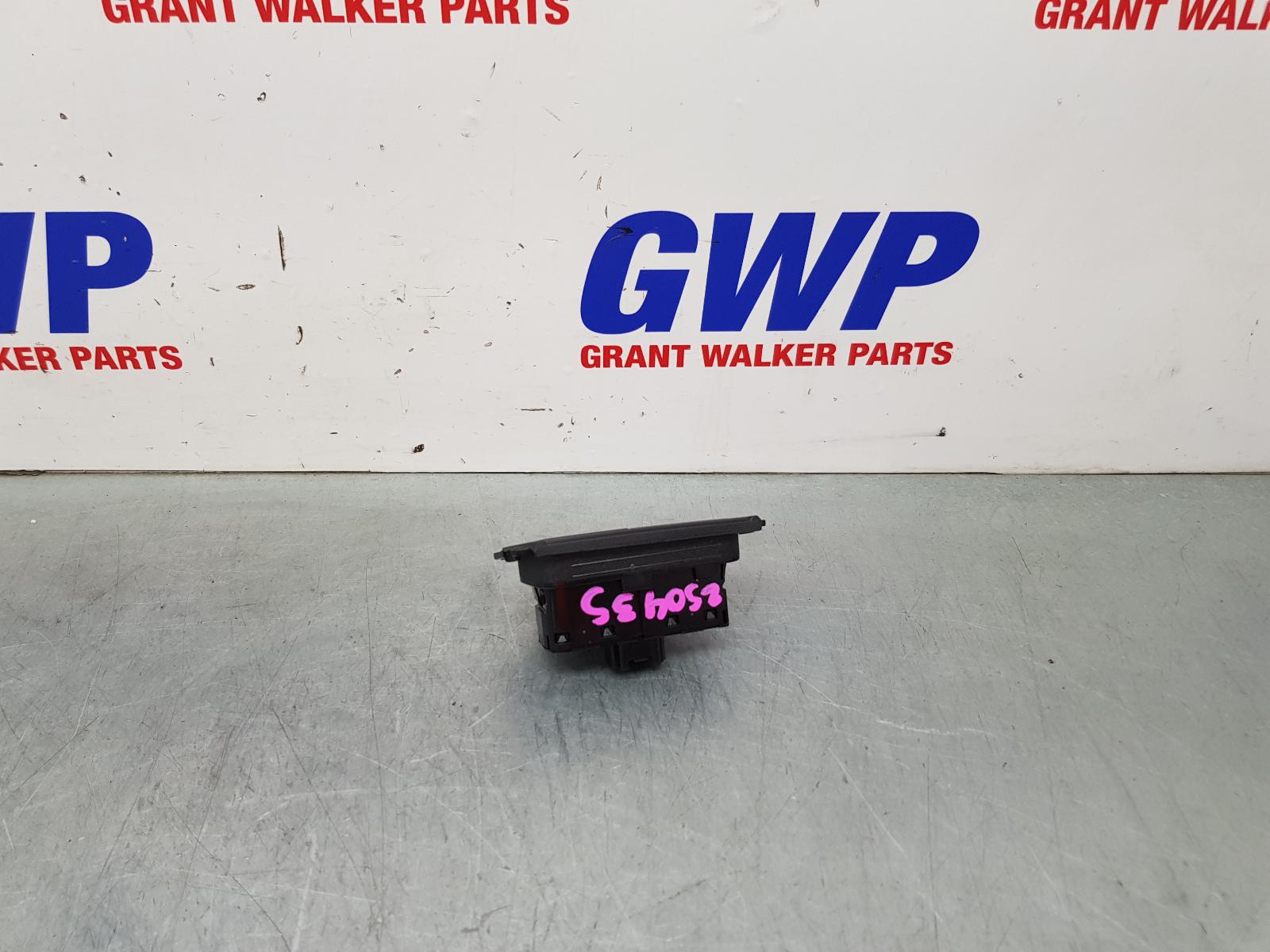 View Auto part Misc Switch/Relay Ford Transit Custom 2023