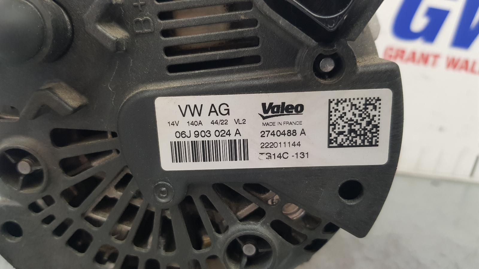 2022 Volkswagen T-roc Alternator View Auto part Alternator Volkswagen T-roc 2022