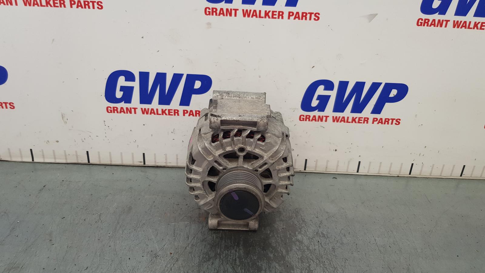 2022 Volkswagen T-roc Alternator View Auto part Alternator Volkswagen T-roc 2022