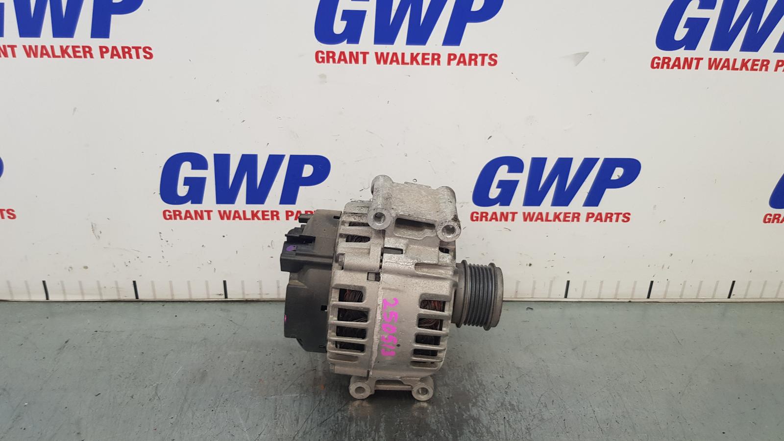 2022 Volkswagen T-roc Alternator View Auto part Alternator Volkswagen T-roc 2022