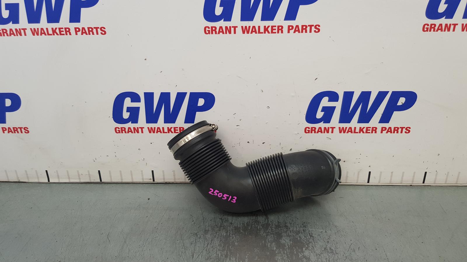 View Auto part Air Cleaner Duct/Hos Volkswagen T-roc 2022