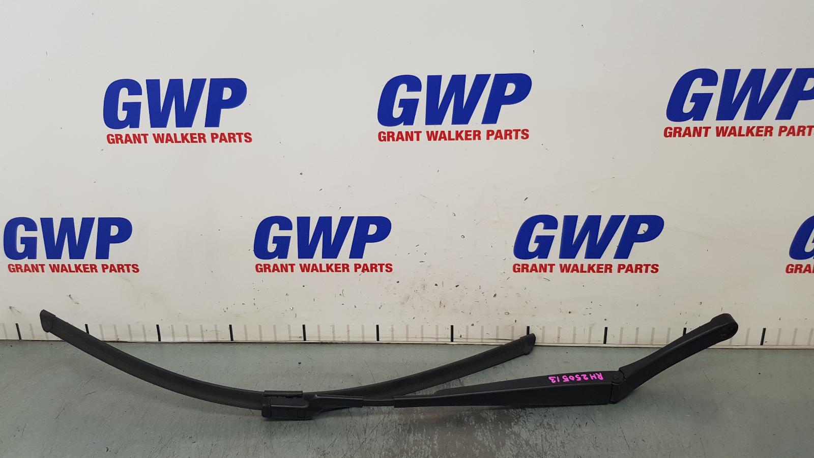2022 Volkswagen T-roc Wiper Arm View Auto part Wiper Arm Volkswagen T-roc 2022