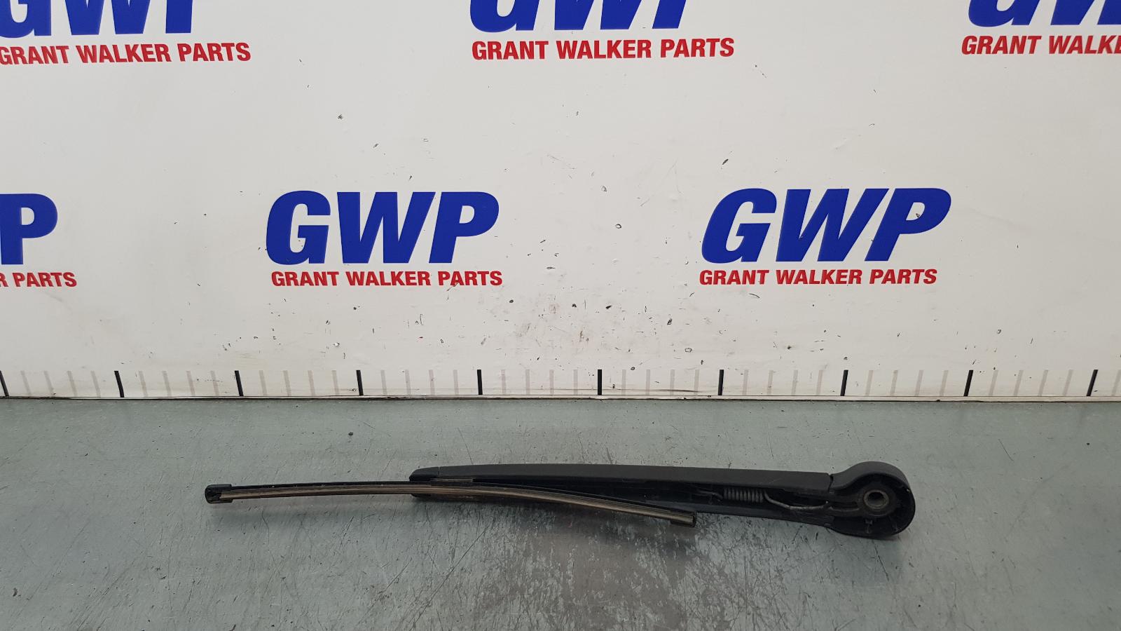 2022 Volkswagen T-roc Wiper Arm View Auto part Wiper Arm Volkswagen T-roc 2022