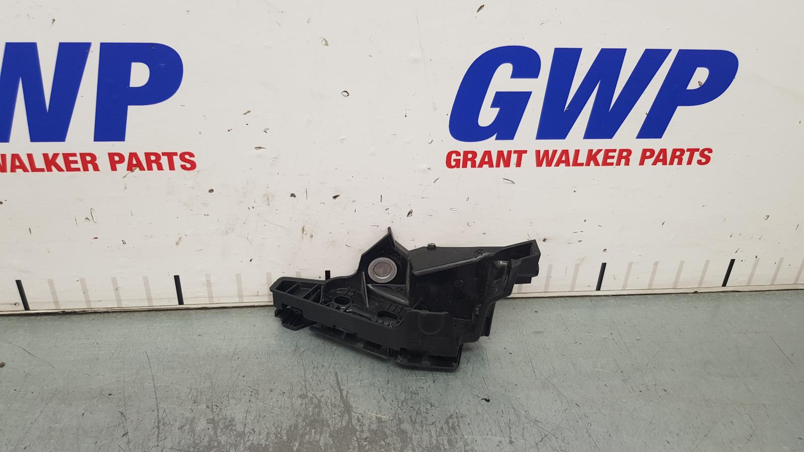 View Auto part F/Bar Reinforc/Brack Volkswagen T-roc 2022