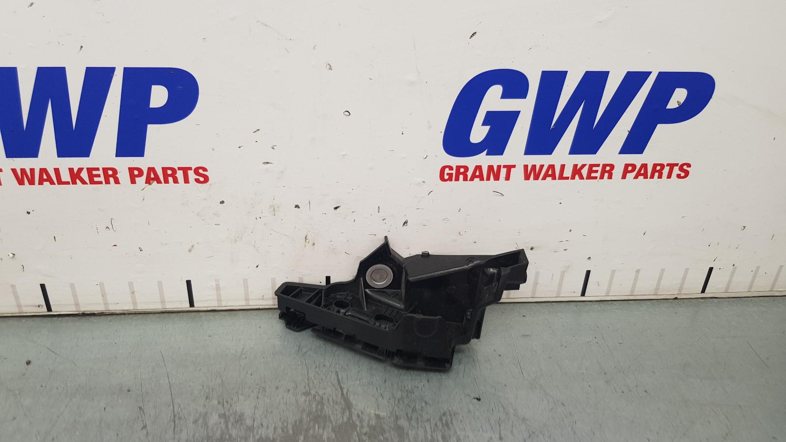 View Auto part F/Bar Reinforc/Brack Volkswagen T-roc 2022