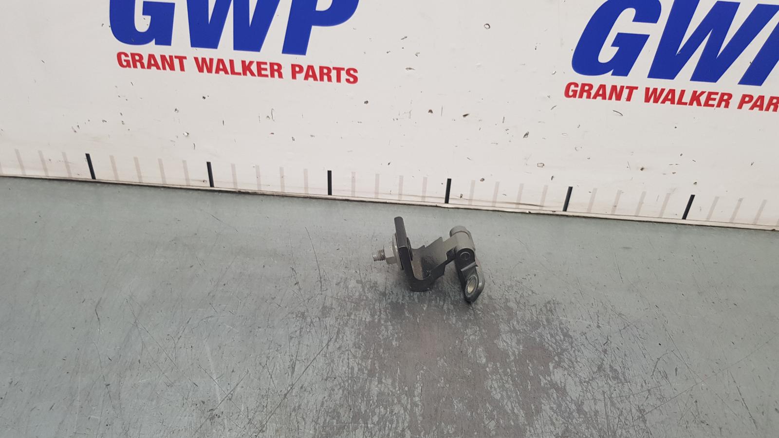 2022 Volkswagen T-roc Bootlid/Tgate Hinge View Auto part Bootlid/Tgate Hinge Volkswagen T-roc 2022