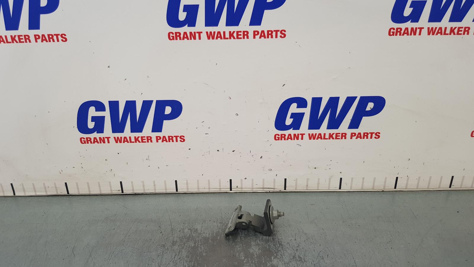 2022 Volkswagen T-roc Bootlid/Tgate Hinge View Auto part Bootlid/Tgate Hinge Volkswagen T-roc 2022