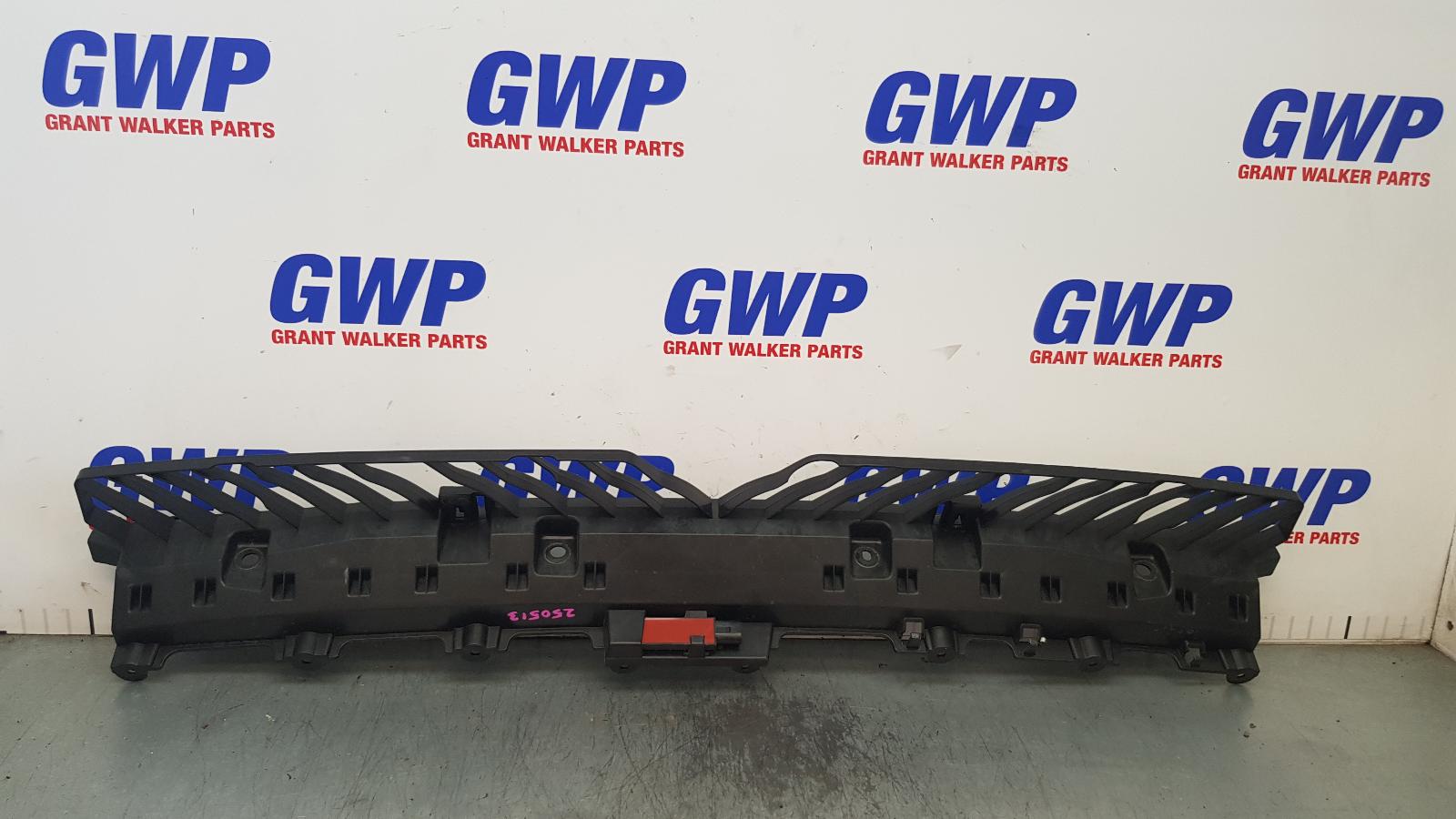 2022 Volkswagen T-roc R/Bar Bracket/Reinfo View Auto part R/Bar Bracket/Reinfo Volkswagen T-roc 2022