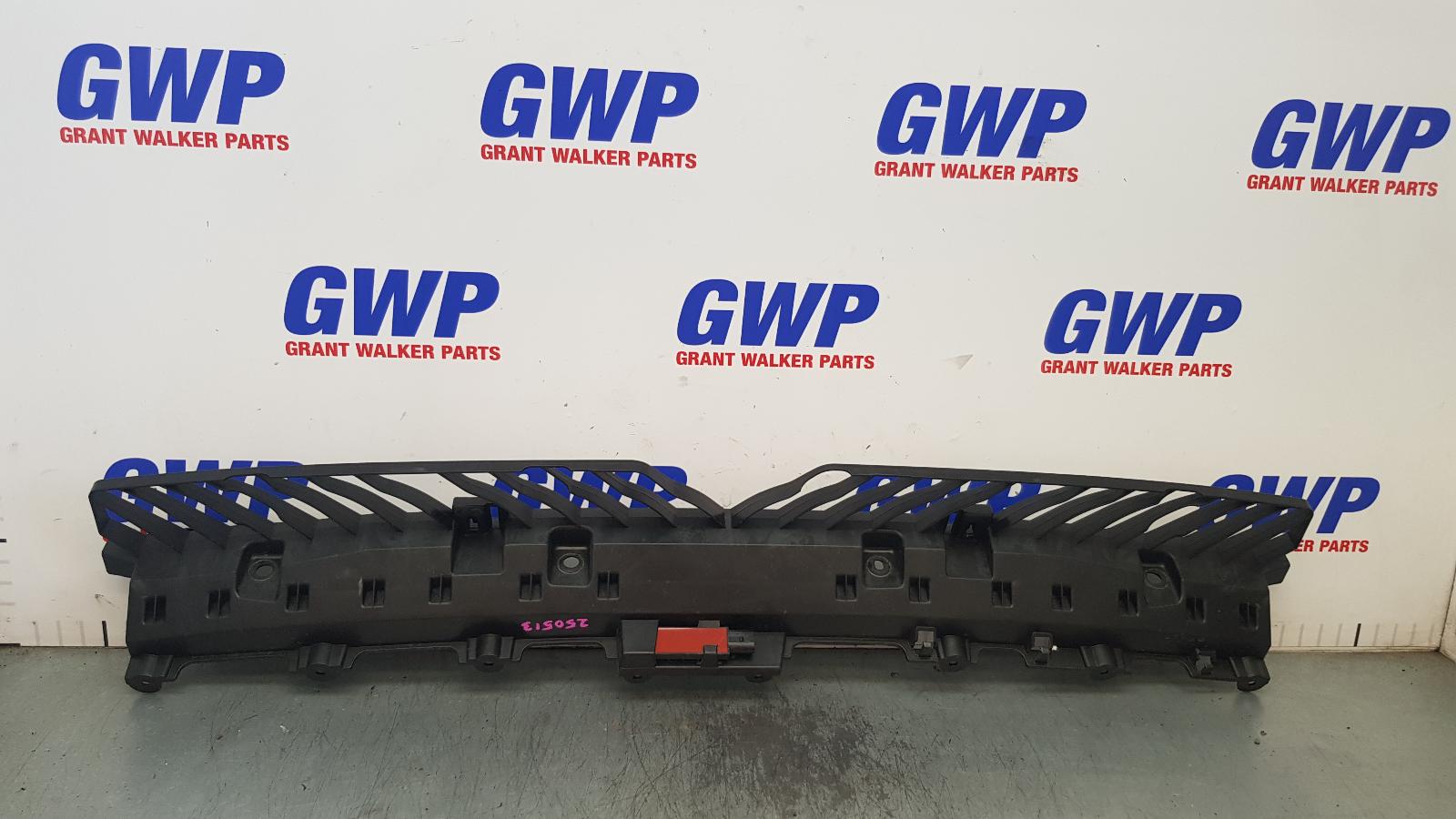 2022 Volkswagen T-roc R/Bar Bracket/Reinfo View Auto part R/Bar Bracket/Reinfo Volkswagen T-roc 2022
