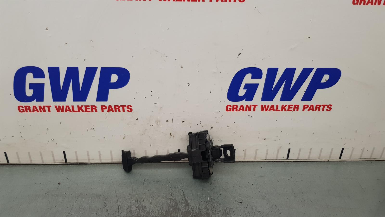 2022 Volkswagen T-roc Door Hinge/Runner View Auto part Door Hinge/Runner Volkswagen T-roc 2022