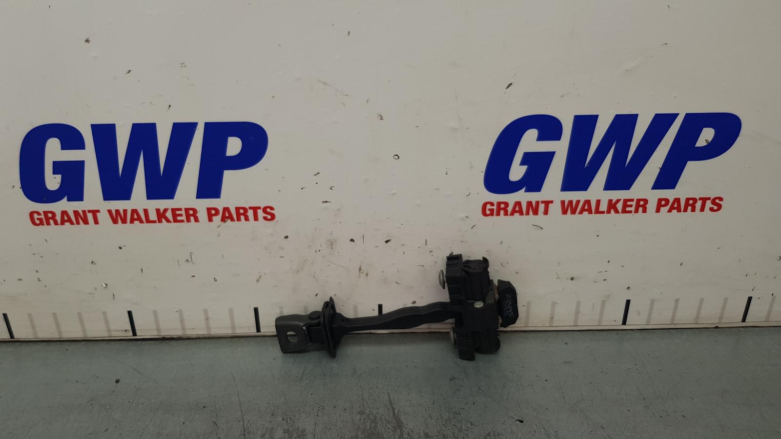 2022 Volkswagen T-roc Door Hinge/Runner View Auto part Door Hinge/Runner Volkswagen T-roc 2022