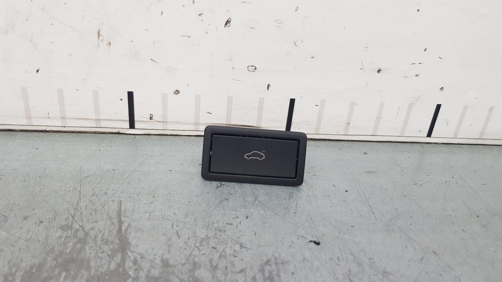 2022 Volkswagen T-roc Misc Switch/Relay View Auto part Misc Switch/Relay Volkswagen T-roc 2022