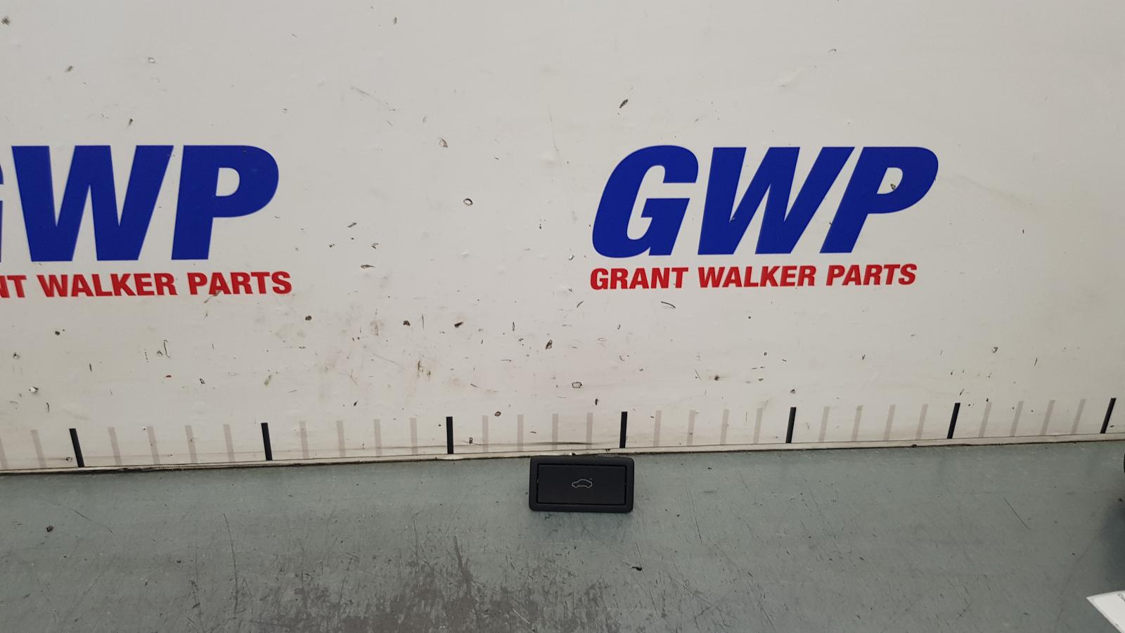 2022 Volkswagen T-roc Misc Switch/Relay View Auto part Misc Switch/Relay Volkswagen T-roc 2022