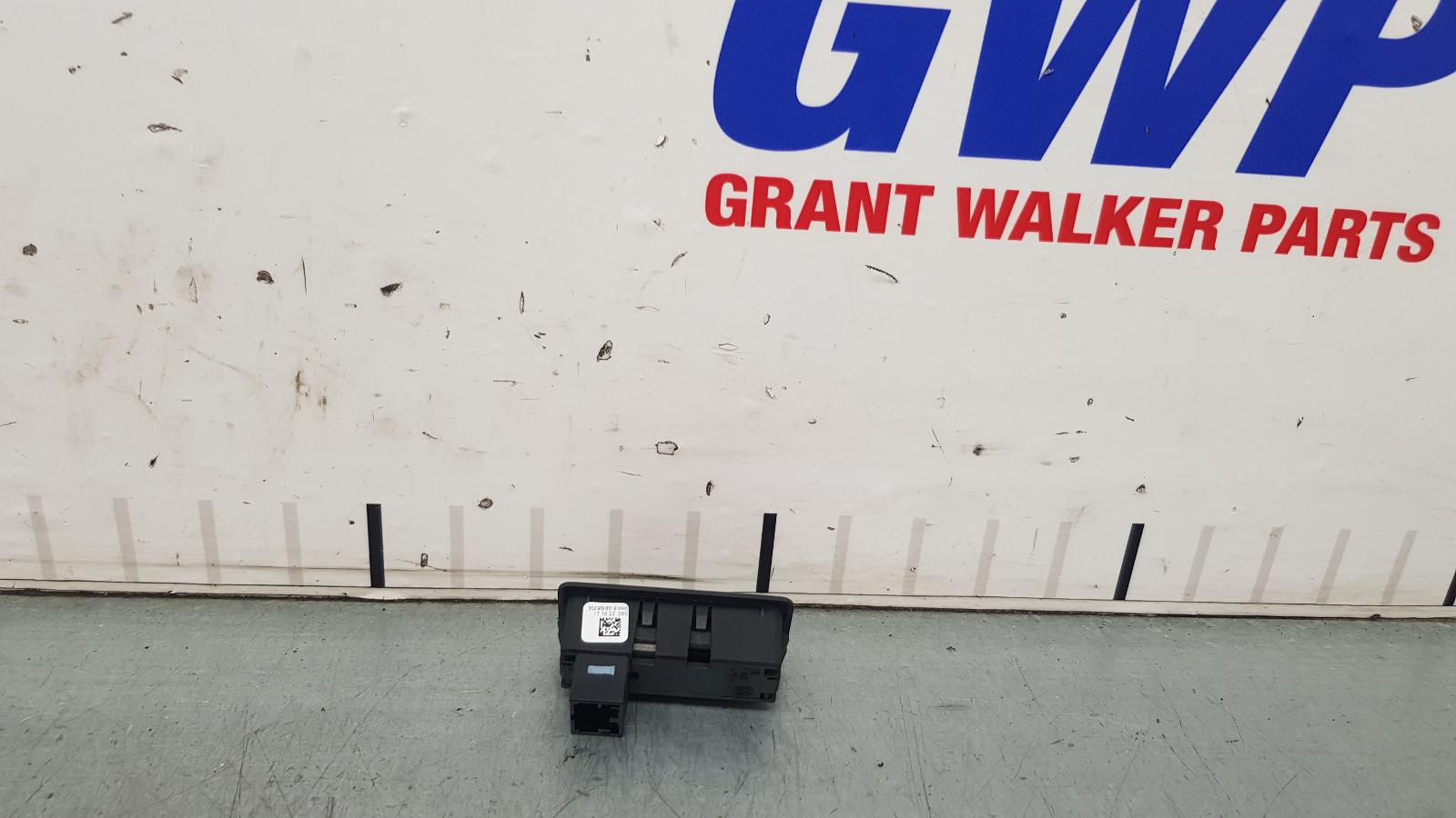 2022 Volkswagen T-roc Misc Switch/Relay View Auto part Misc Switch/Relay Volkswagen T-roc 2022