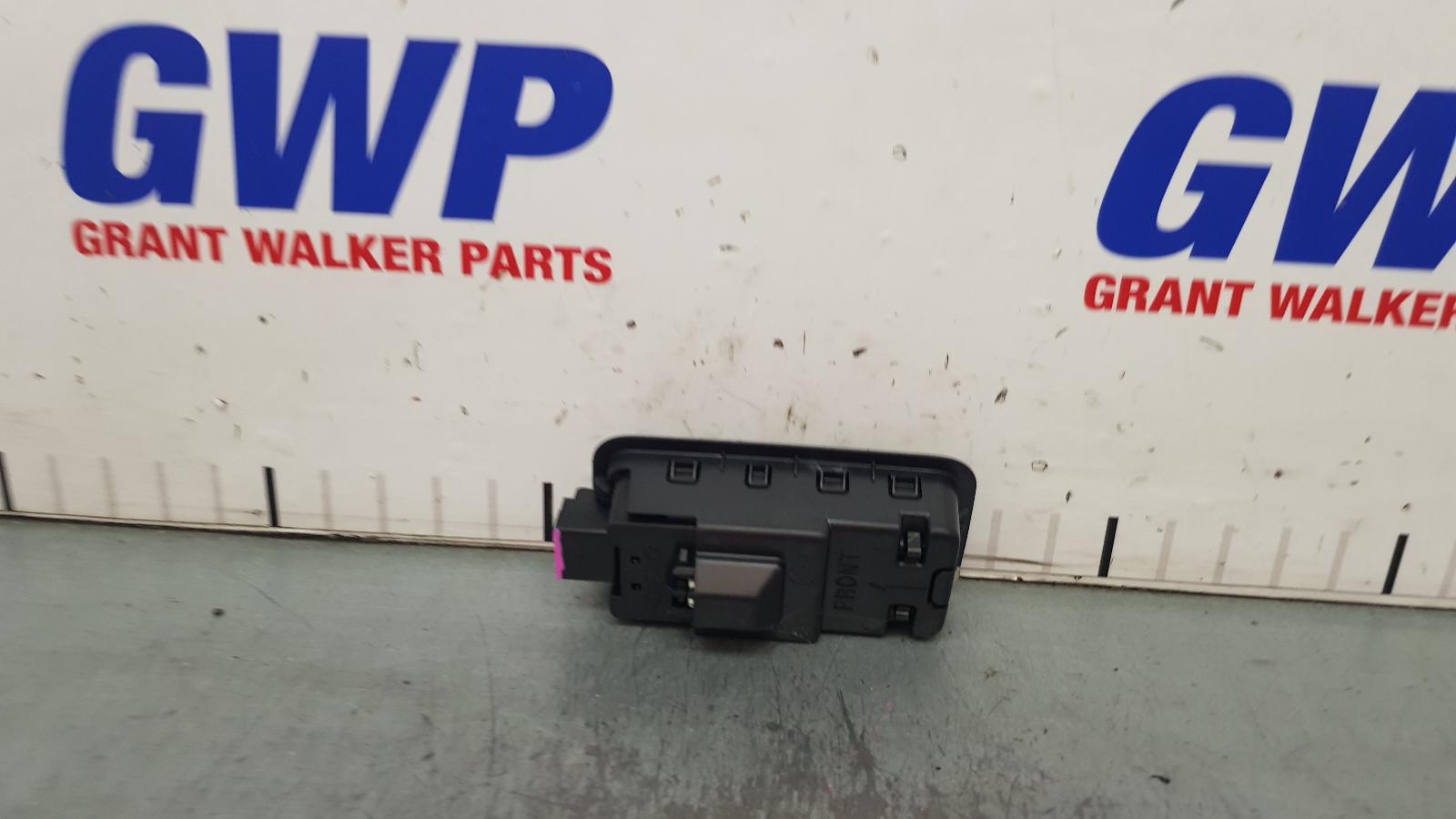 2022 Volkswagen T-roc Courtesy Light View Auto part Courtesy Light Volkswagen T-roc 2022