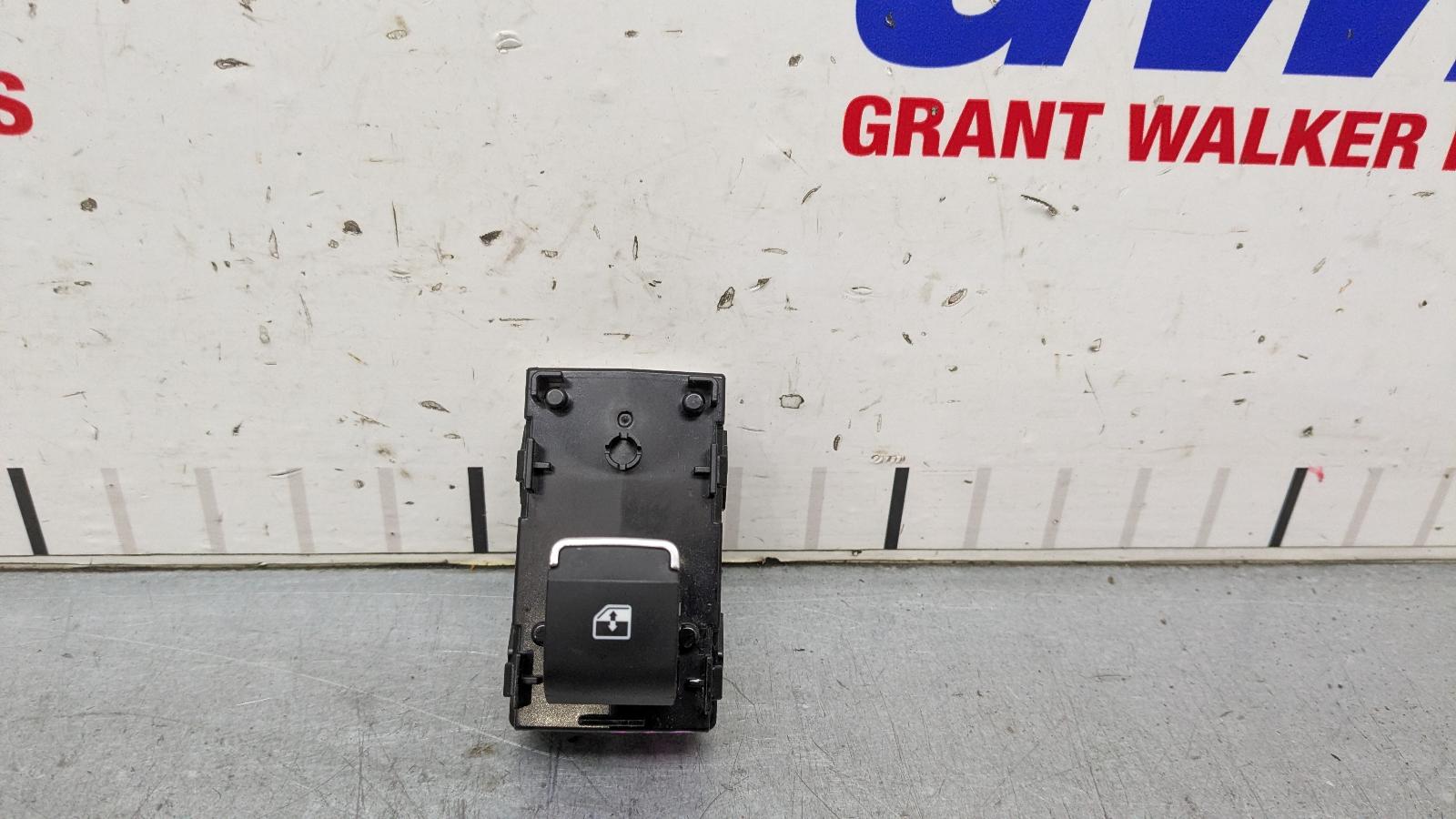 2021 Hyundai Santa Fe Pwr Dr Wind Switch View Auto part Pwr Dr Wind Switch Hyundai Santa Fe 2021