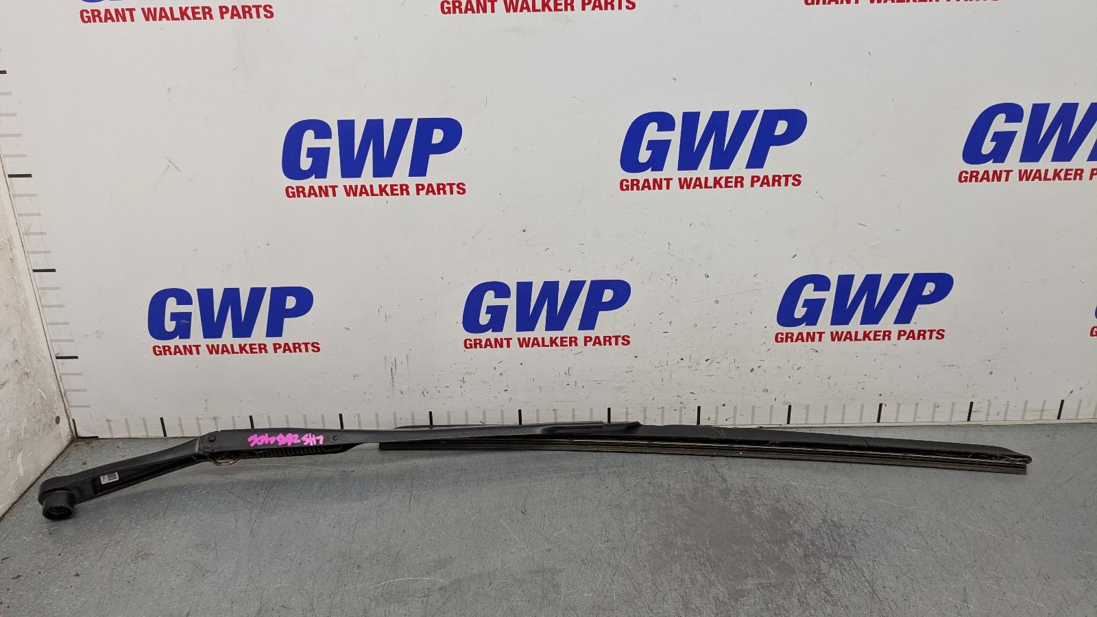 View Auto part Wiper Arm Hyundai Santa Fe 2021