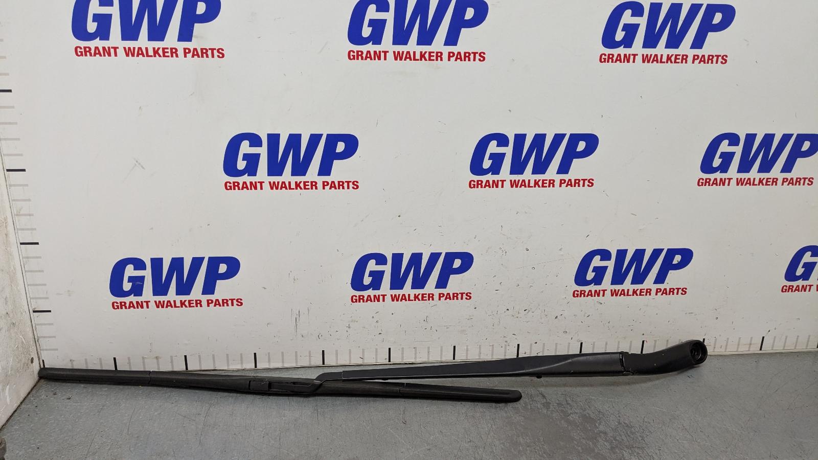 View Auto part Wiper Arm Hyundai Santa Fe 2021