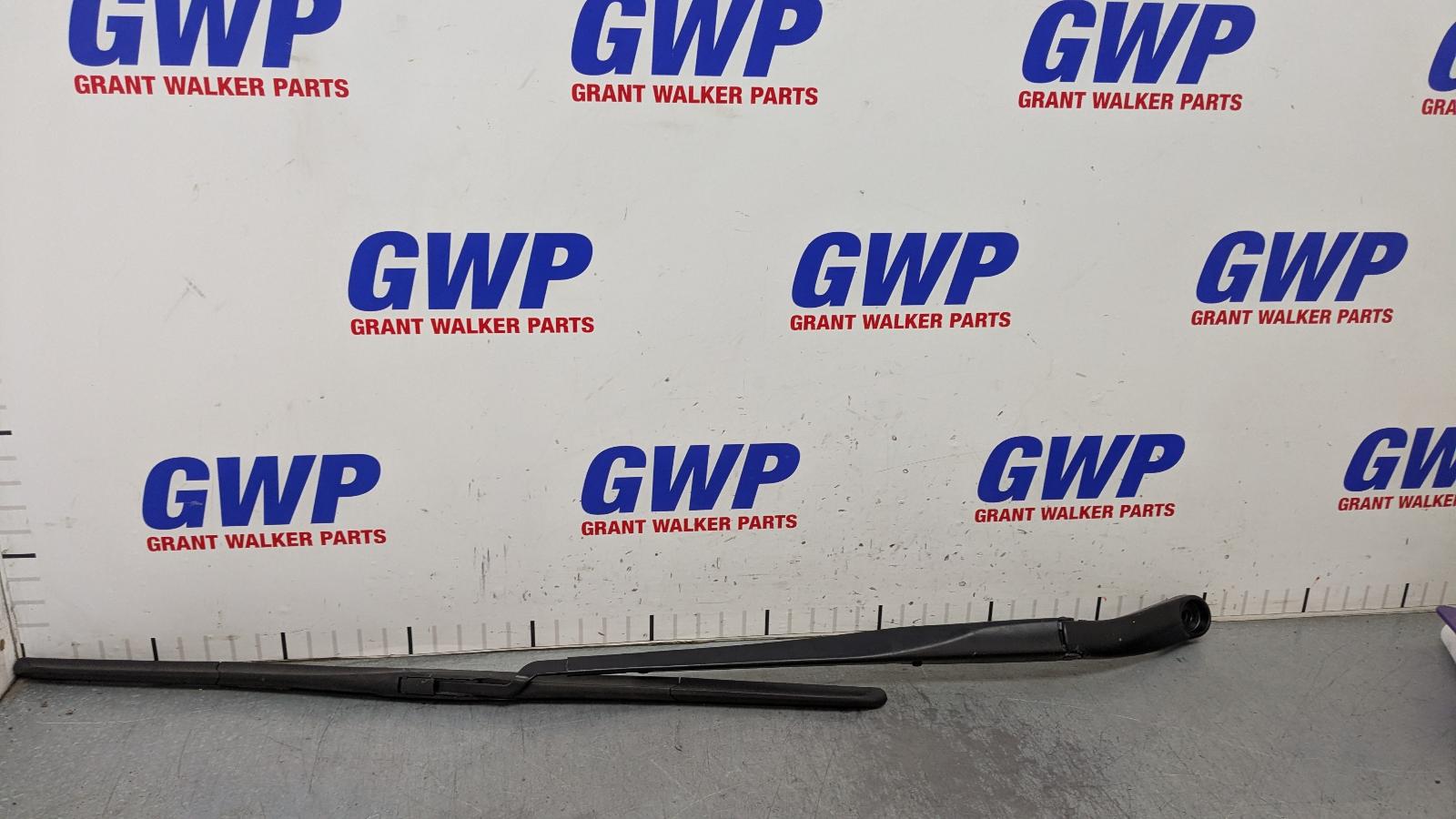 View Auto part Wiper Arm Hyundai Santa Fe 2021