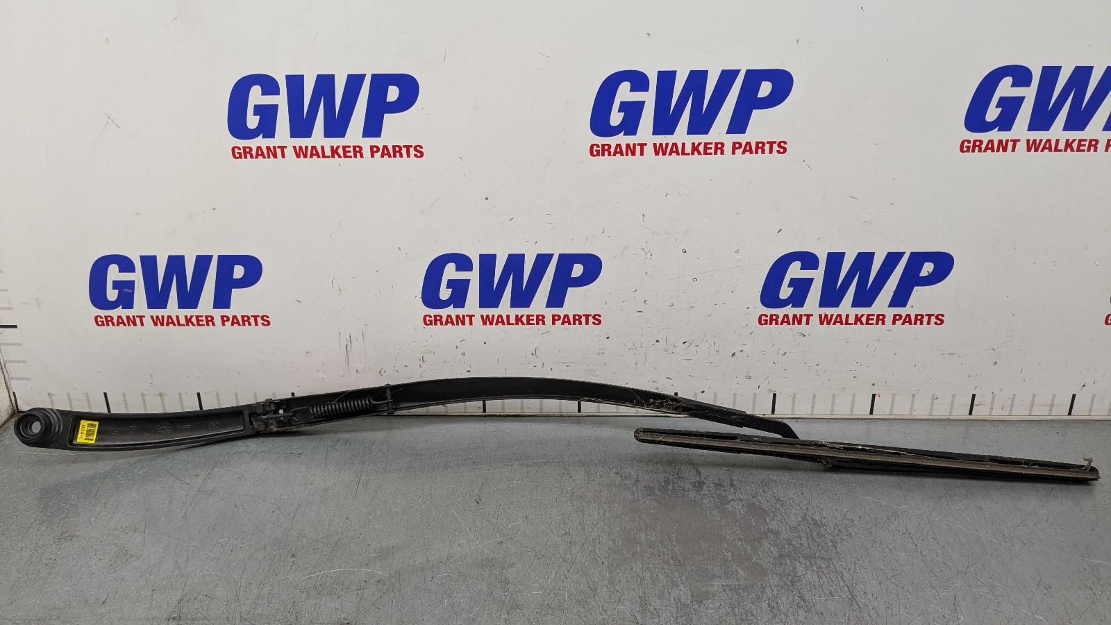 View Auto part Wiper Arm Hyundai Santa Fe 2021